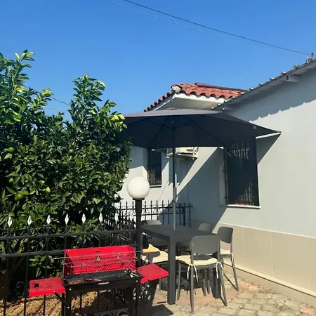 5 Bedroom! 12 Min To Airport! Private Parking